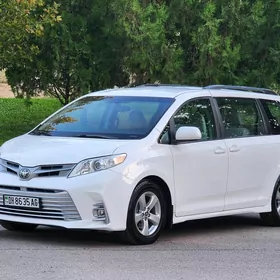 Toyota Sienna 2018