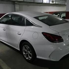 MG 5 2025