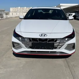 Hyundai Elantra 2022