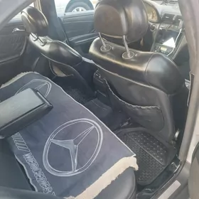 Mercedes-Benz C320 2001