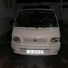 Toyota Hiace 2000