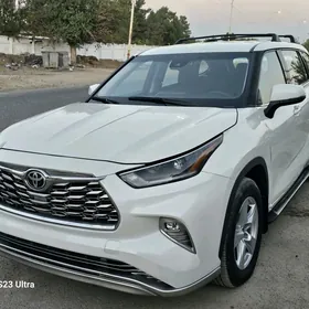 Toyota Highlander 2021