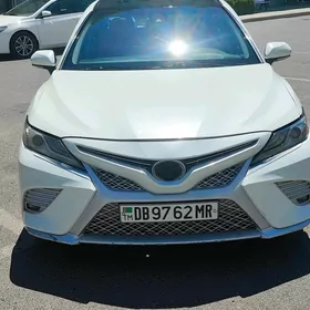 Toyota Camry 2018