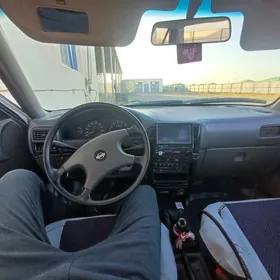 Nissan Sunny 1993