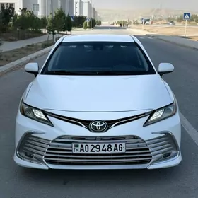 Toyota Camry 2019