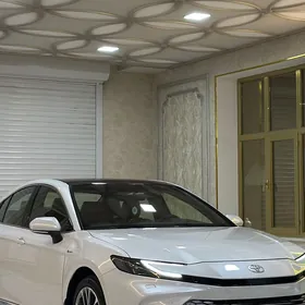 Toyota Camry 2025