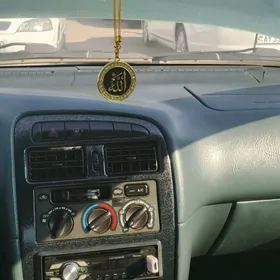 Toyota Avensis 1999