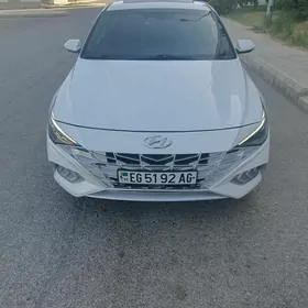 Hyundai Elantra 2022