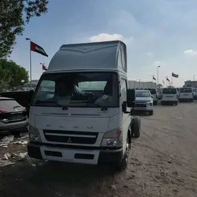 Mitsubishi Canter 2025