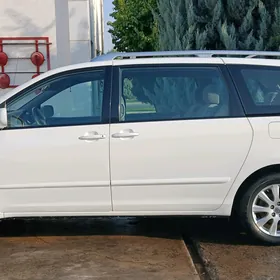 Toyota Sienna 2008
