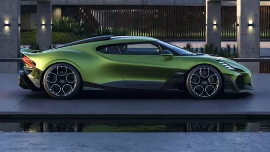 Bugatti показала единственный в своем роде гиперкар Brouillard с мотором W16