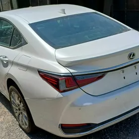 Lexus ES 250 2021