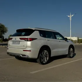 Mitsubishi Outlander 2022