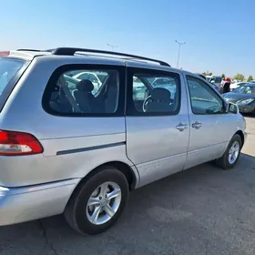 Toyota Sienna 2003