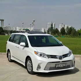Toyota Sienna 2020