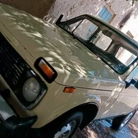 Lada Niva 1985