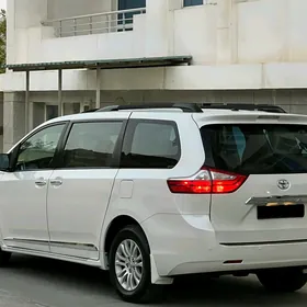 Toyota Sienna 2018