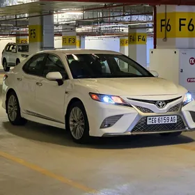 Toyota Camry 2018