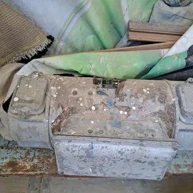 Generator dwigatel