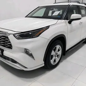 Toyota Highlander 2021