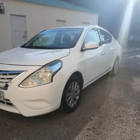 Nissan Versa 2014