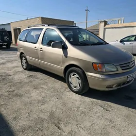Toyota Sienna 2002