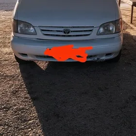 Toyota Sienna 2002