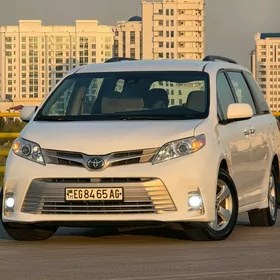 Toyota Sienna 2019