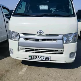 Toyota Hiace 2021
