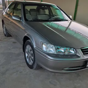 Toyota Camry 2000