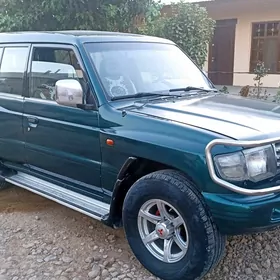 Mitsubishi Pajero 1998