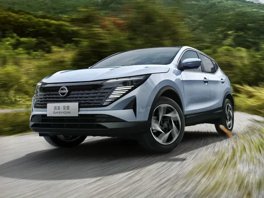 Nissan Qashqai krossowerini täzeledi: ähli tekerleri hereketli, kuwwatly we bahasy 32,6 müň ýewrodan başlaýar