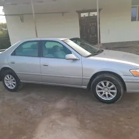 Toyota Camry 2000