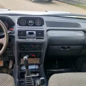 Mitsubishi Pajero 1996