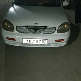 Daewoo Leganza 1998