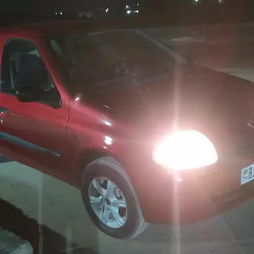 Renault Clio 2001