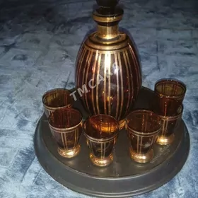 графин с рюмками