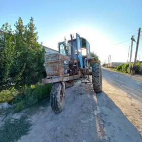 MTZ 82 2005