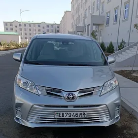 Toyota Sienna 2019