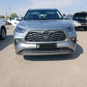 Toyota Highlander 2021