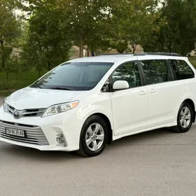 Toyota Sienna 2018