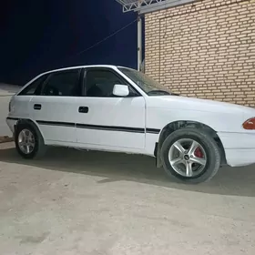 Opel Antara 1992