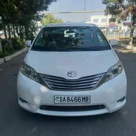 Toyota Sienna 2010