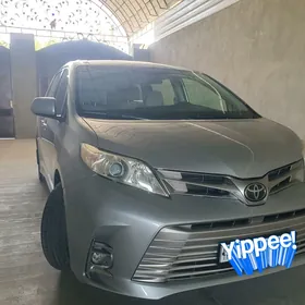 Toyota Sienna 2020