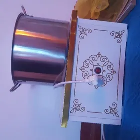 Hamyr edýän