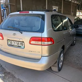 Toyota Sienna 2002