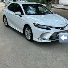 Toyota Camry 2021