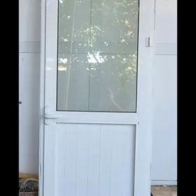 Дверь балконная