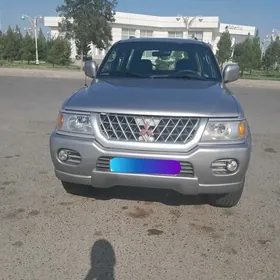 Mitsubishi Montero Sport 2001