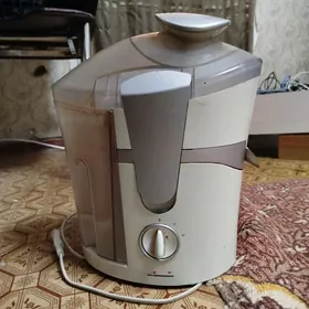 соковыжималка,работает.отлично